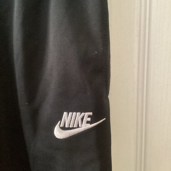 Nike 2 piece outf  size 5 - Picture 2 of 3
